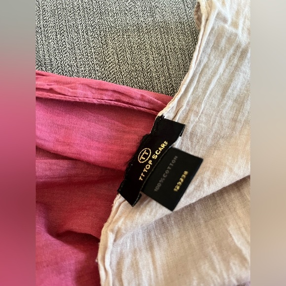 Beautiful ombré cotton scarf from India - Picture 5 of 7